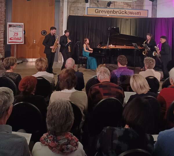 Bild vergr&ouml;&szlig;ern: Piano Plus