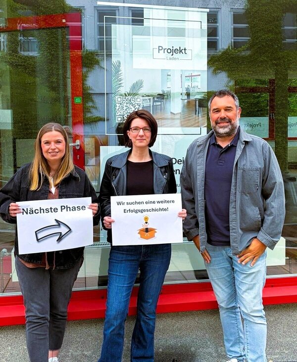 Bild vergr&ouml;&szlig;ern: v. l. n r.: Louisa Funke, Dr. Inga Haase, Lars Meyer (alle Teil der LenneStart Wirtschaftsf�rderung) Foto: � Stadt Lennestadt